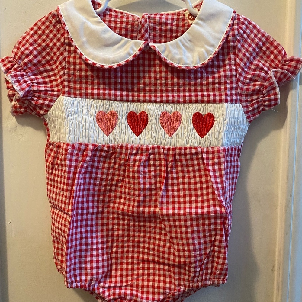 New Smocked Gingham Valentines Bubble Romper- size 6-12 months